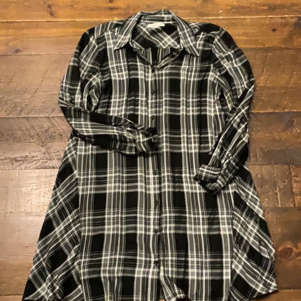 Women’s black and white plaid shirt dress/tunic